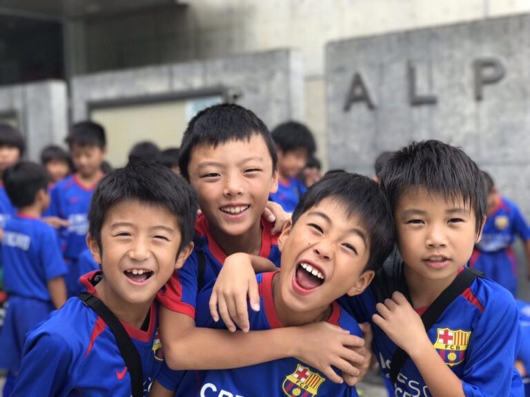 昨日はFC  Barcelona  Escola  Katsushikaバルサスクール葛飾の秋元社長、中野会長、山田でミーティング。<br> <br> バルサ葛飾が秋田県で行われたキャンプの報告を伺いました。 子供達の笑顔が素敵ですね。